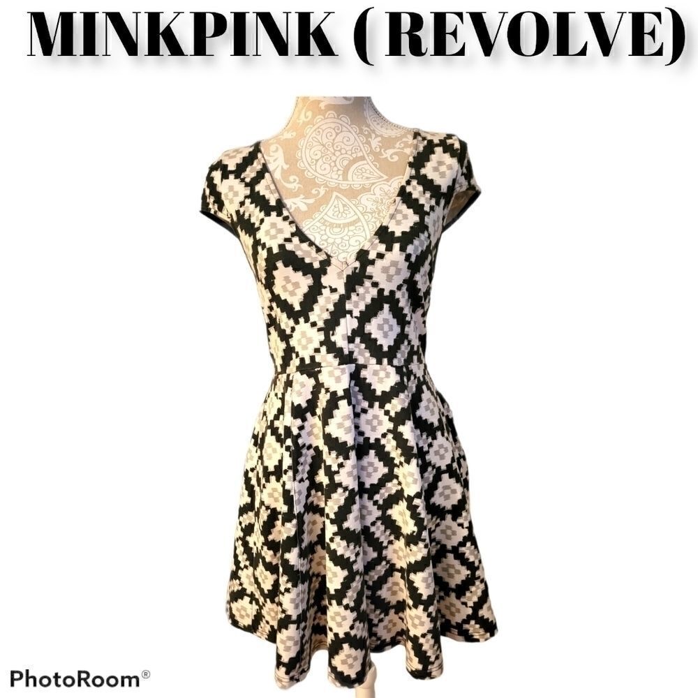 Revolve MINKPINK geometric pattern skater dress - Picture 2 of 9